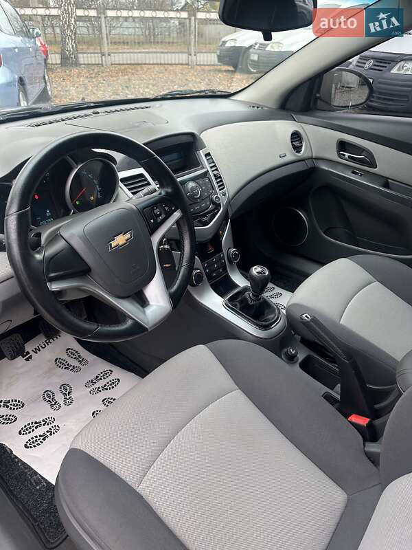 Седан Chevrolet Cruze 2010 в Смеле