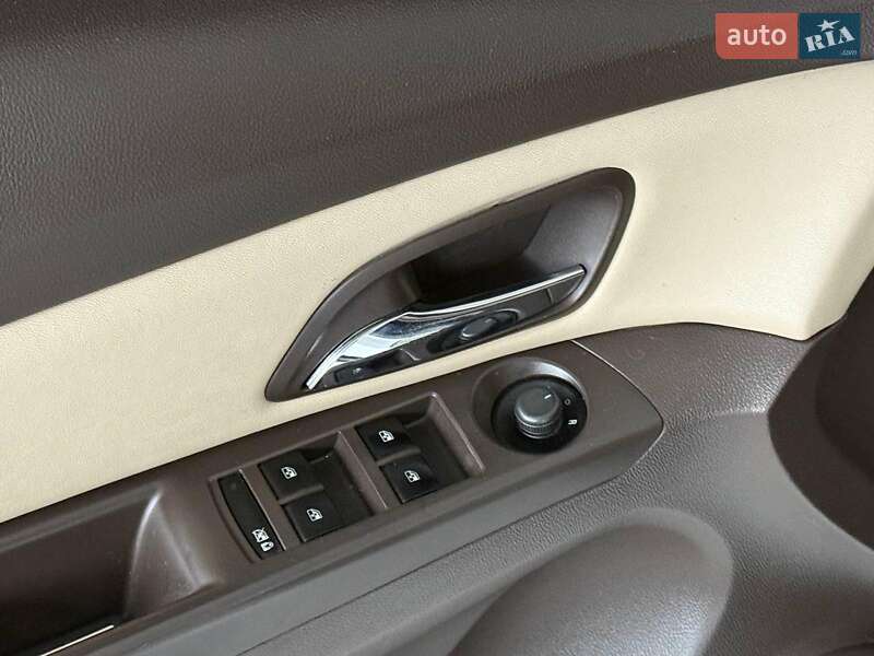 Седан Chevrolet Cruze 2012 в Одессе фото 8 Седан Chevrolet Cruze 2012 в Одессе