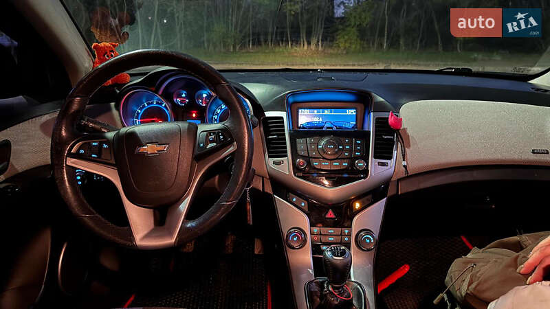 Седан Chevrolet Cruze 2010 в Нікополі