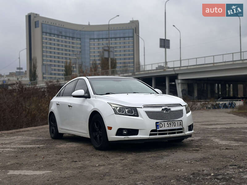 Седан Chevrolet Cruze 2012 в Киеве