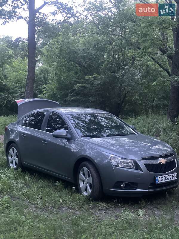 Седан Chevrolet Cruze 2010 в Харькове фото 10 Седан Chevrolet Cruze 2010 в Харькове
