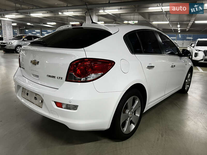 Хэтчбек Chevrolet Cruze 2012 в Новоселице