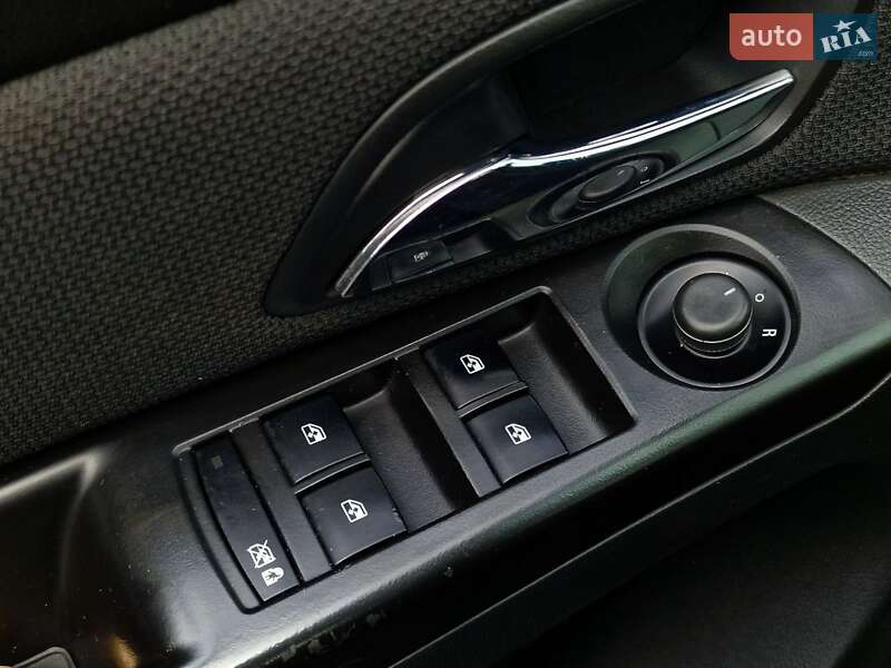 Седан Chevrolet Cruze 2013 в Броварах фото 8 Седан Chevrolet Cruze 2013 в Броварах