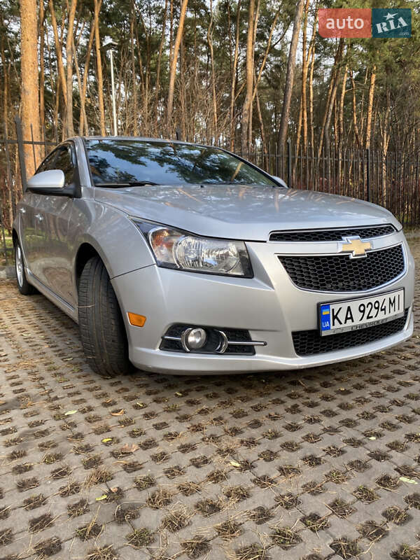 Седан Chevrolet Cruze 2014 в Киеве