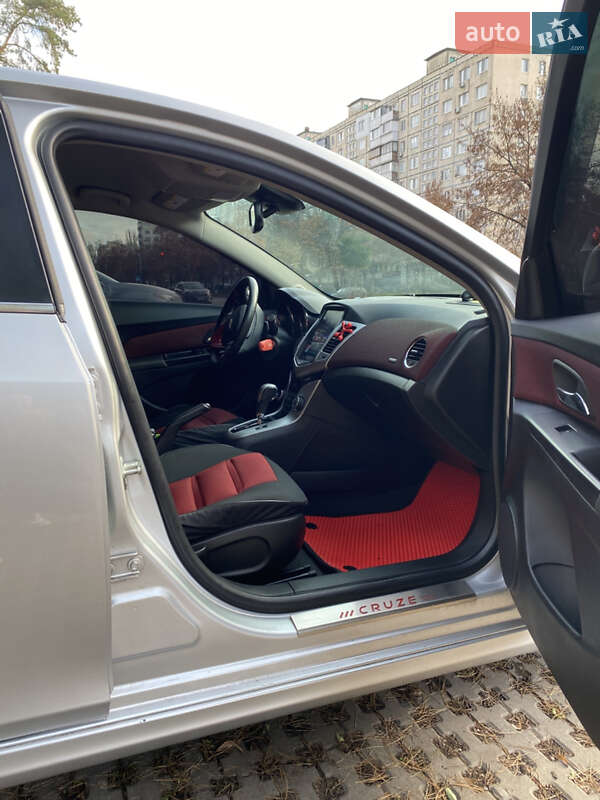 Седан Chevrolet Cruze 2014 в Киеве