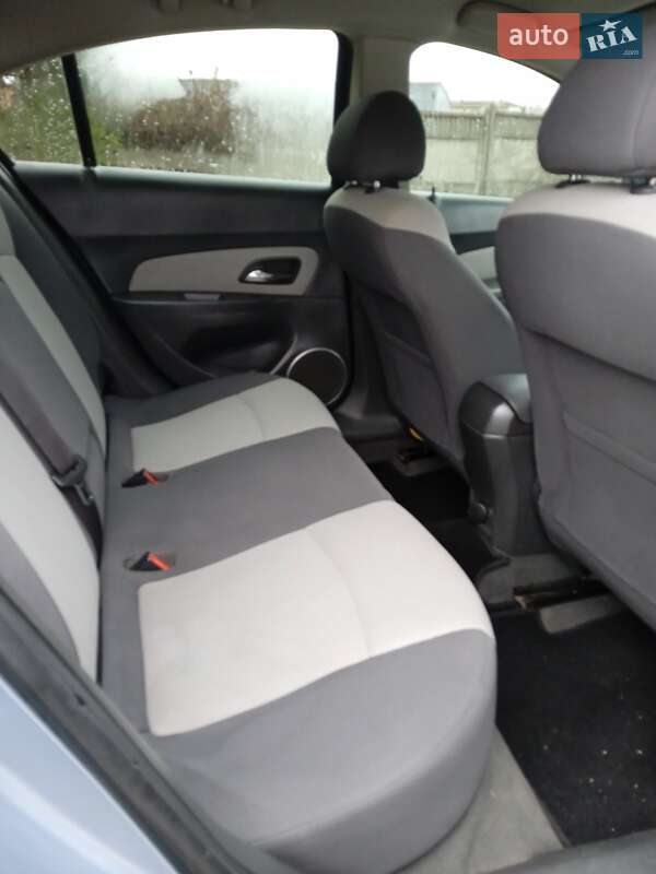 Седан Chevrolet Cruze 2010 в Богуславе