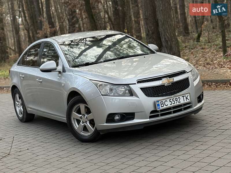 Седан Chevrolet Cruze 2012 в Львові