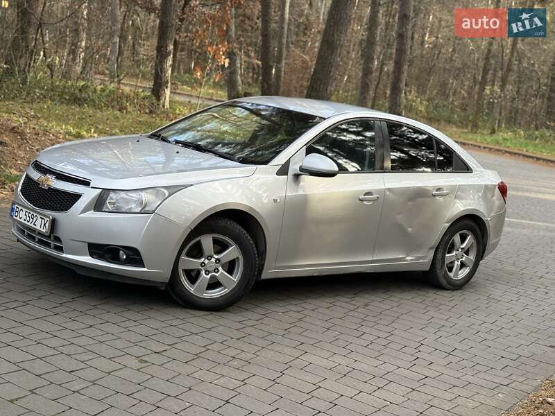 Седан Chevrolet Cruze 2012 в Львові