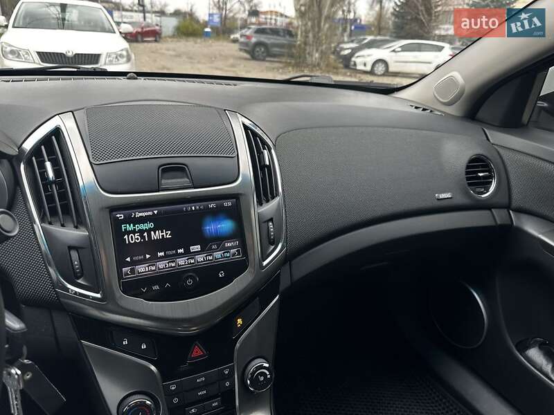 Седан Chevrolet Cruze 2014 в Запоріжжі