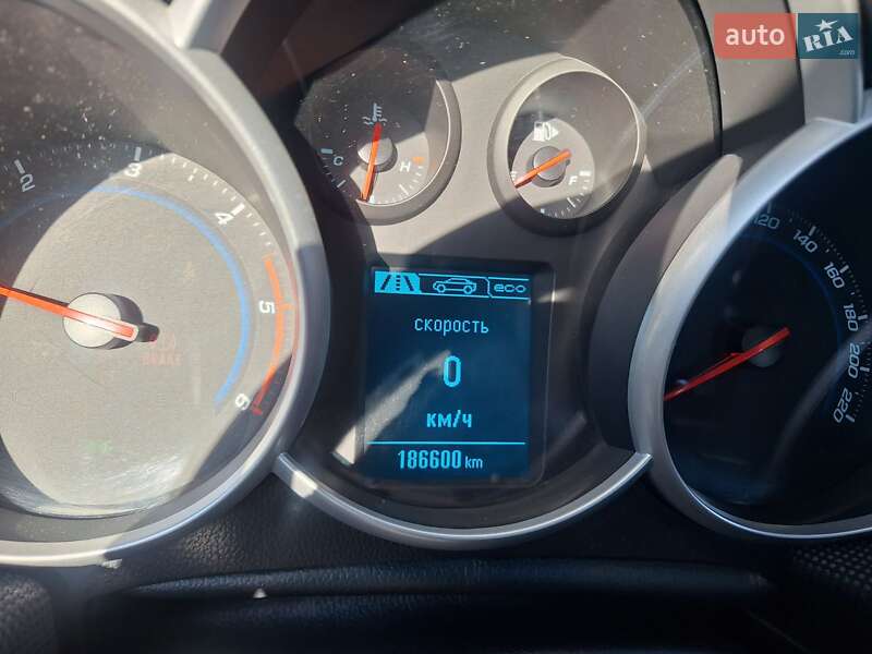 Хэтчбек Chevrolet Cruze 2012 в Львове