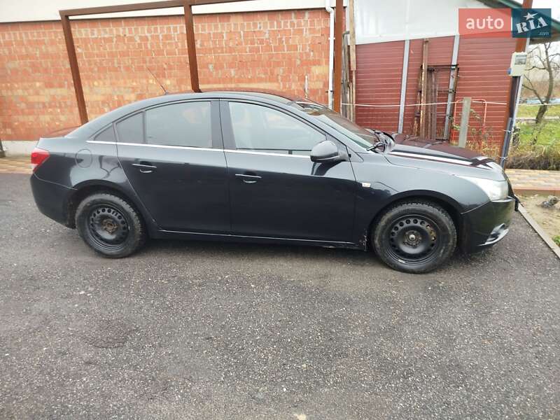 Седан Chevrolet Cruze 2011 в Буче
