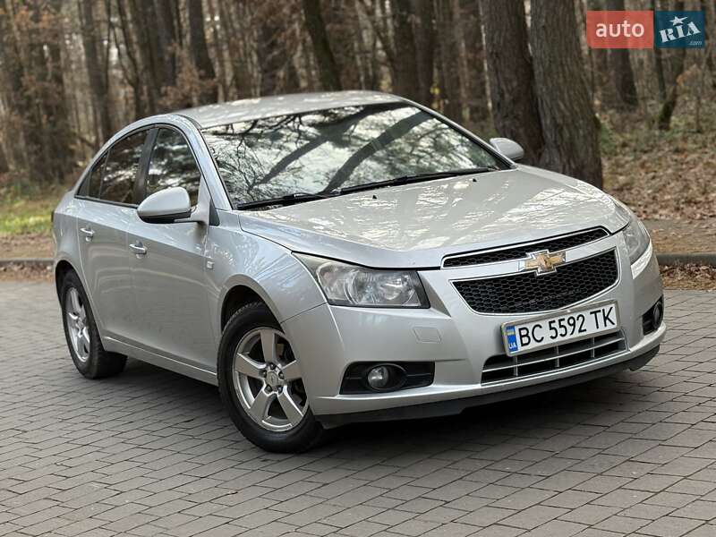 Седан Chevrolet Cruze 2012 в Львові
