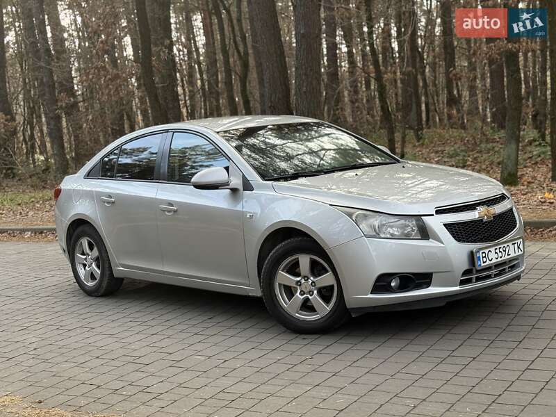 Седан Chevrolet Cruze 2012 в Львові