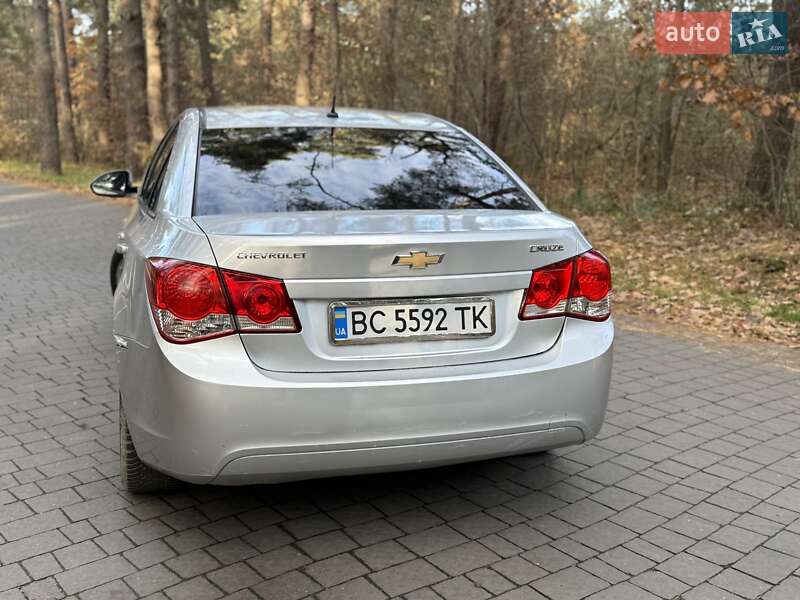 Седан Chevrolet Cruze 2012 в Львові
