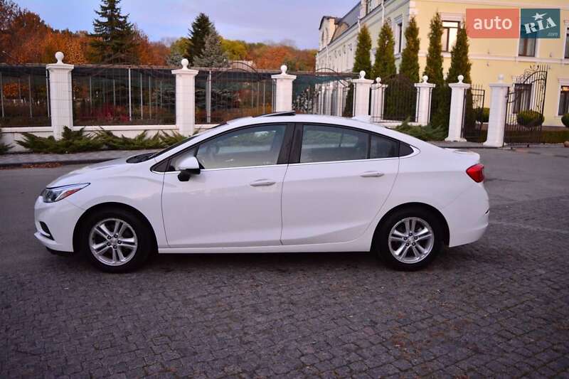 Седан Chevrolet Cruze 2016 в Ровно