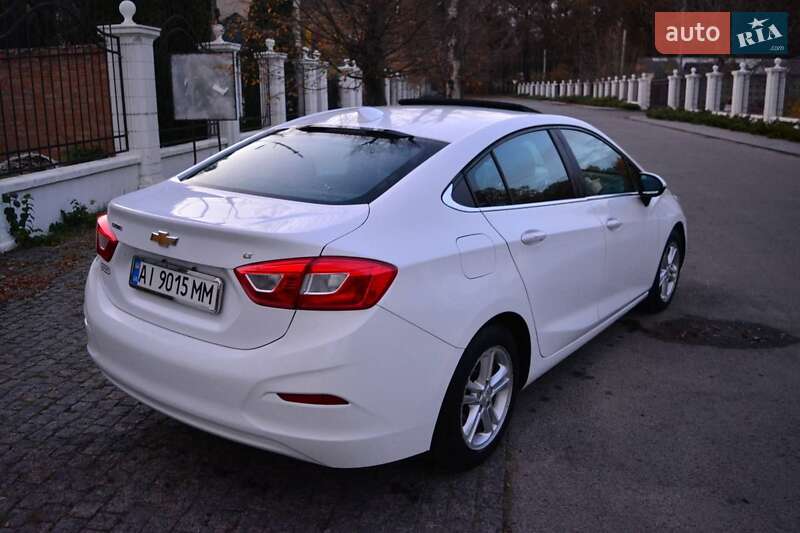Седан Chevrolet Cruze 2016 в Ровно