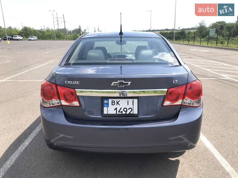 Седан Chevrolet Cruze 2012 в Ровно