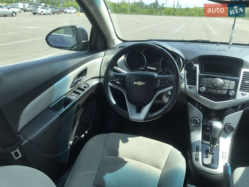 Седан Chevrolet Cruze 2012 в Ровно