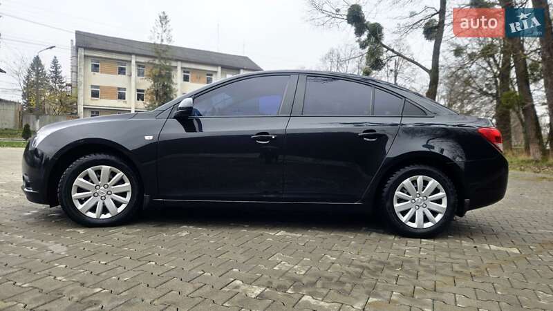 Седан Chevrolet Cruze 2012 в Чернівцях
