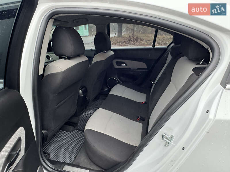 Седан Chevrolet Cruze 2010 в Кривом Роге