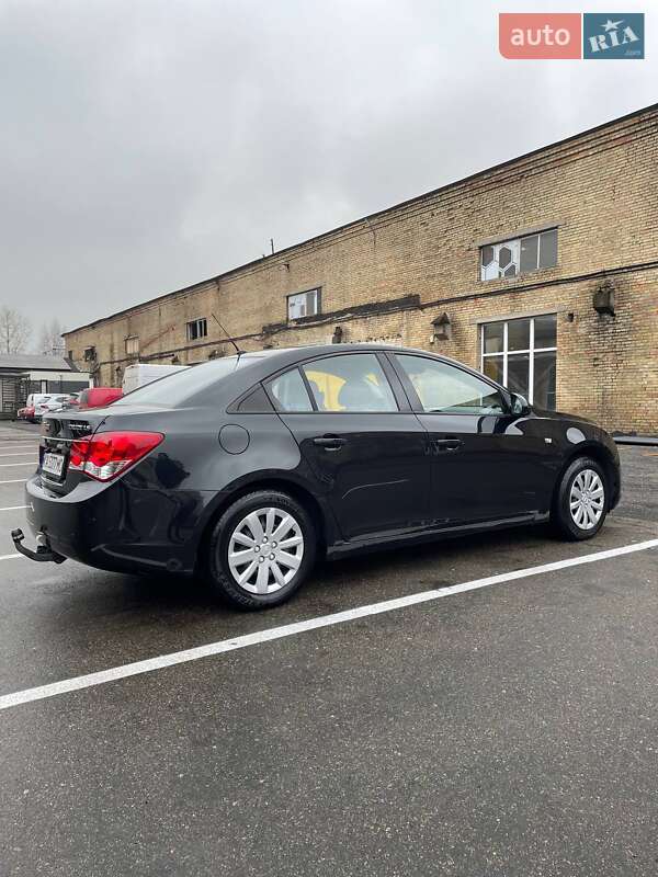Седан Chevrolet Cruze 2010 в Киеве