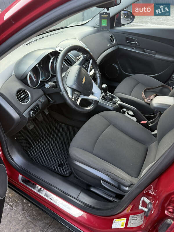 Седан Chevrolet Cruze 2012 в Івано-Франківську