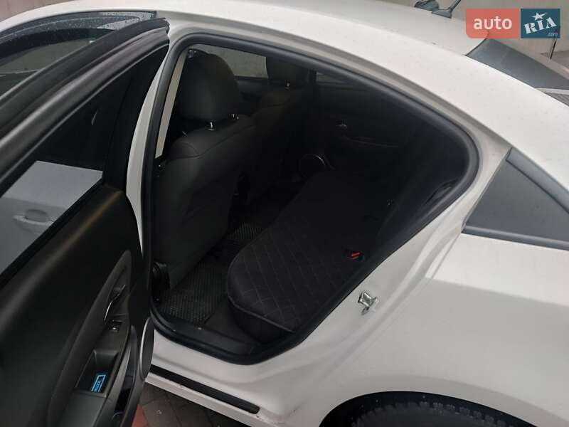 Седан Chevrolet Cruze 2012 в Києві