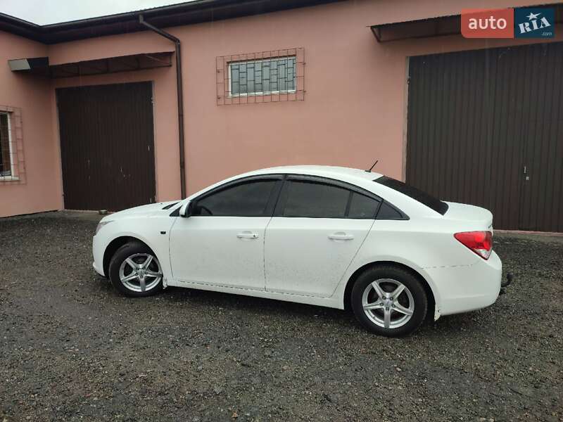 Седан Chevrolet Cruze 2012 в Києві