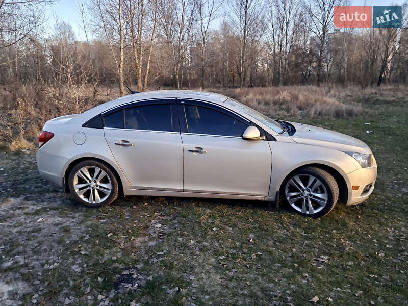 Седан Chevrolet Cruze 2013 в Киеве