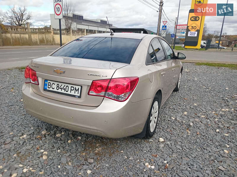 Седан Chevrolet Cruze 2011 в Бориславе