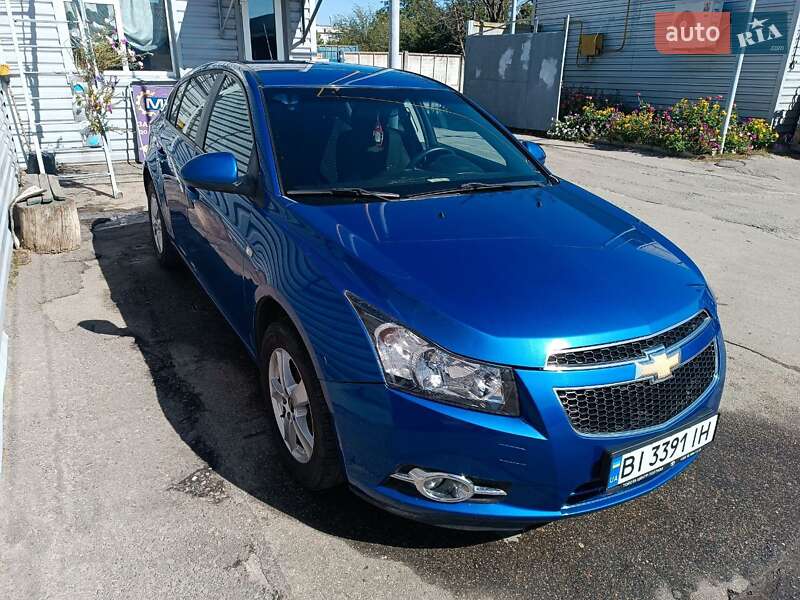 Хэтчбек Chevrolet Cruze 2011 в Полтаве