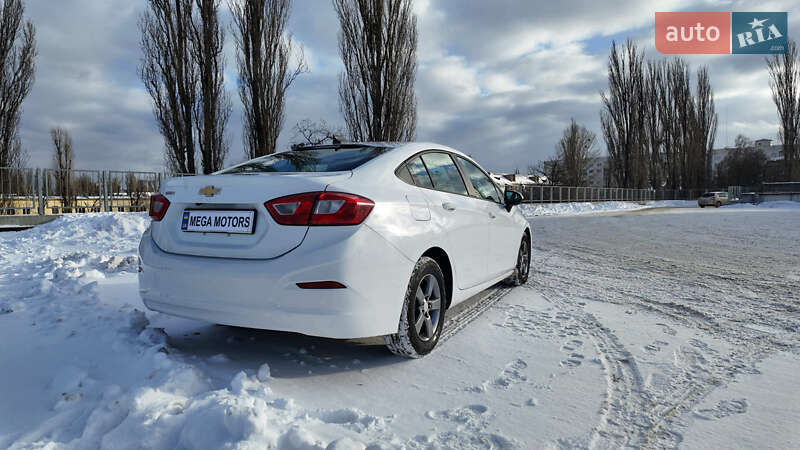 Седан Chevrolet Cruze 2017 в Киеве