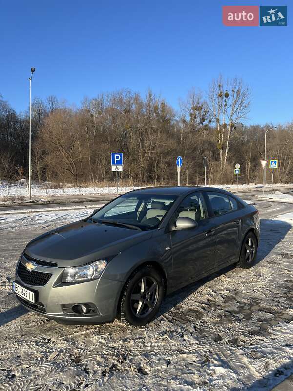Седан Chevrolet Cruze 2010 в Львові