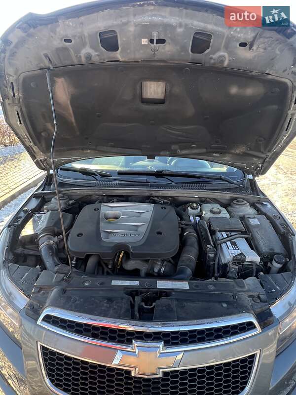Седан Chevrolet Cruze 2010 в Львові