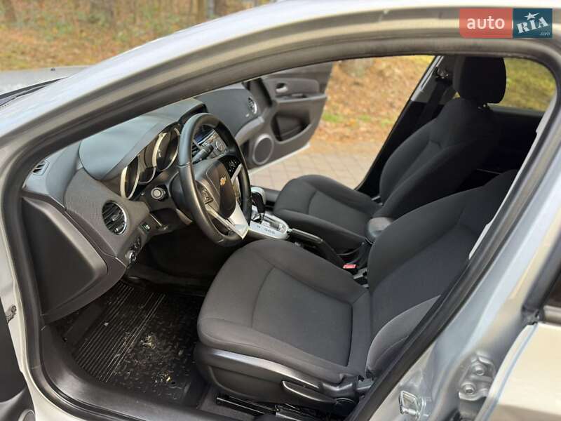 Седан Chevrolet Cruze 2012 в Нововолинську