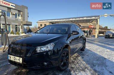Седан Chevrolet Cruze 2011 в Сарнах