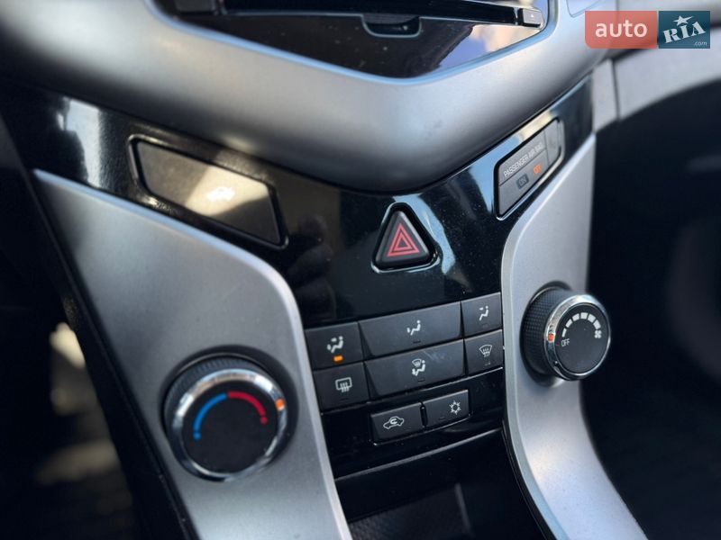 Седан Chevrolet Cruze 2015 в Киеве