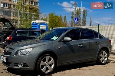 Седан Chevrolet Cruze 2010 в Києві