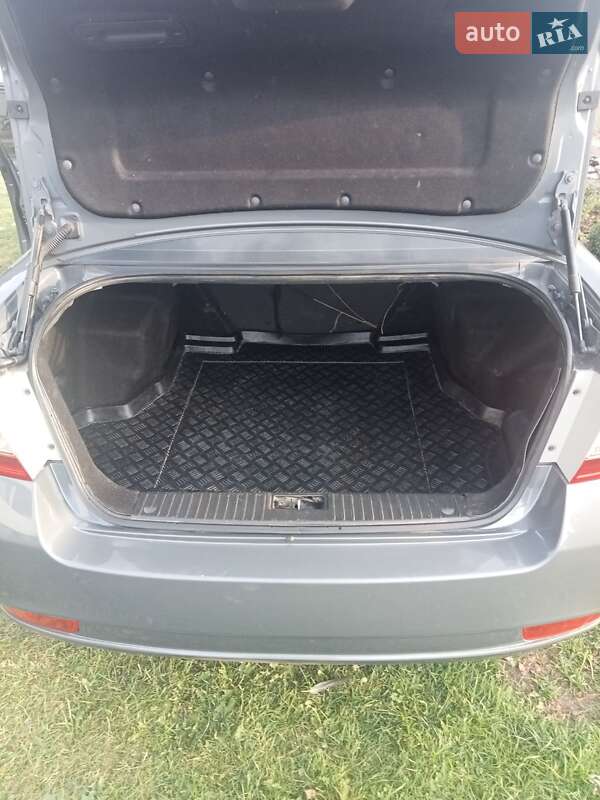 Седан Chevrolet Epica 2010 в Жидачові