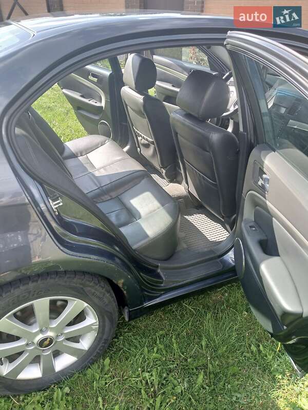 Седан Chevrolet Epica 2009 в Сумах