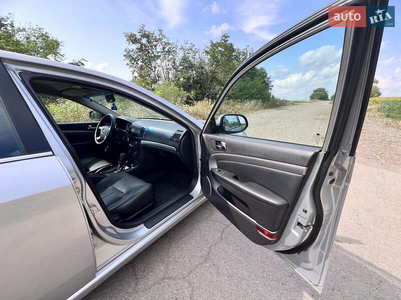 Седан Chevrolet Epica 2007 в Умані