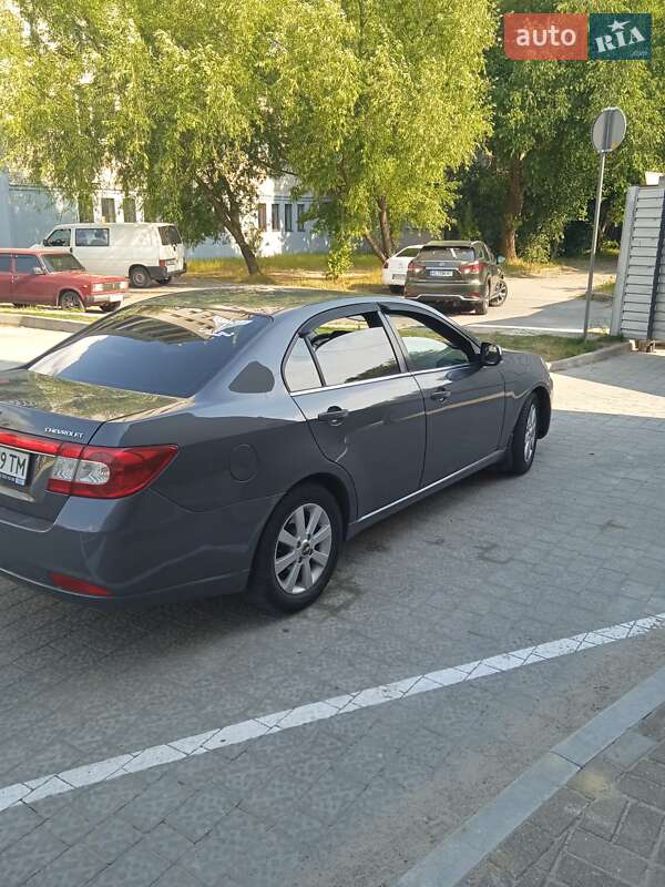 Седан Chevrolet Epica 2011 в Львові