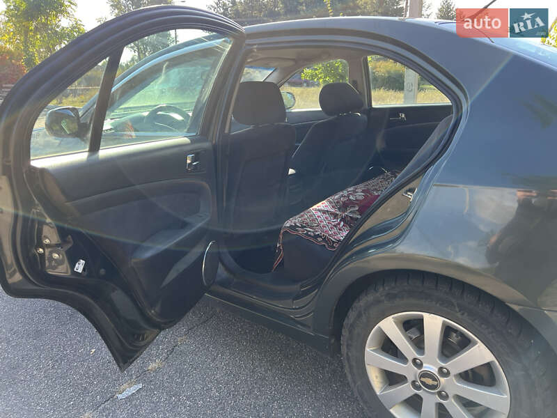 Седан Chevrolet Epica 2009 в Бобринці