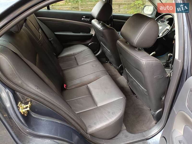 Седан Chevrolet Epica 2006 в Львове