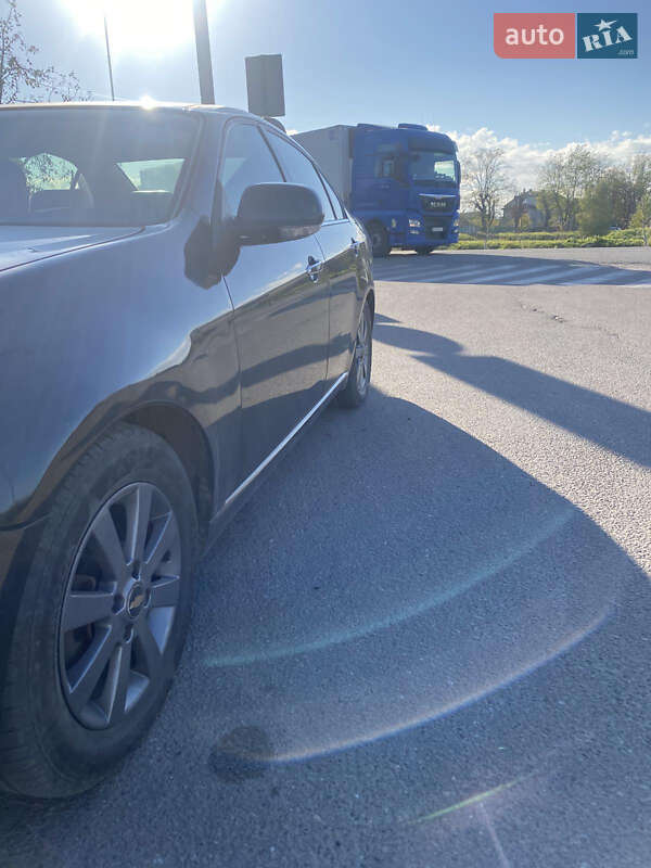 Седан Chevrolet Epica 2009 в Львове