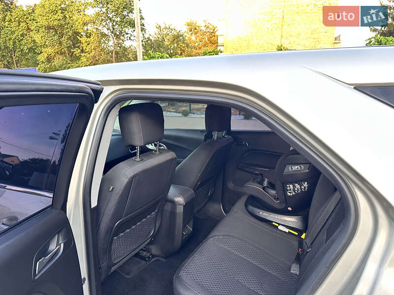 Внедорожник / Кроссовер Chevrolet Equinox 2014 в Остроге фото 10 Внедорожник / Кроссовер Chevrolet Equinox 2014 в Остроге