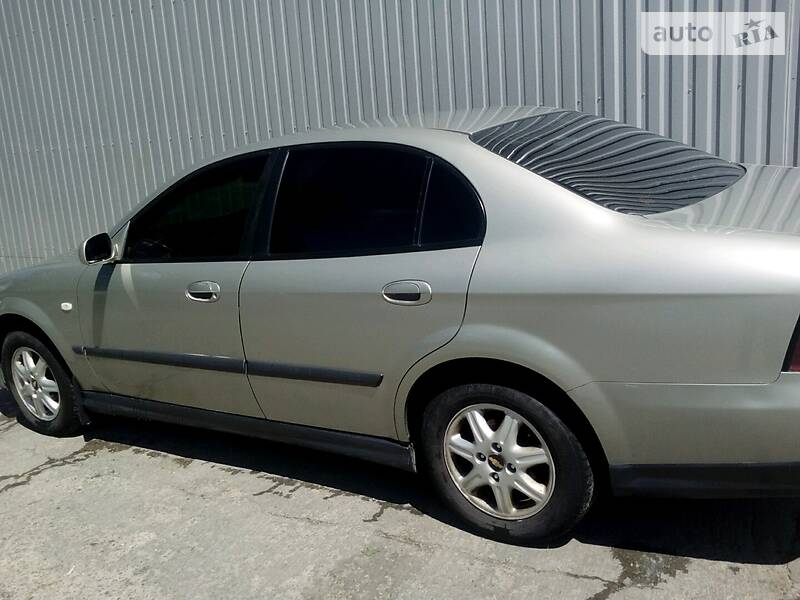 Седан Chevrolet Evanda 2005 в Києві