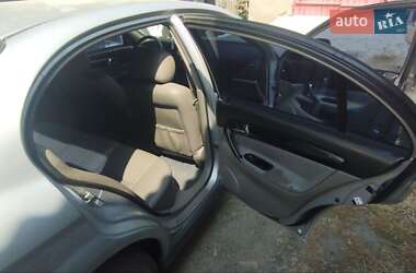 Седан Chevrolet Evanda 2004 в 