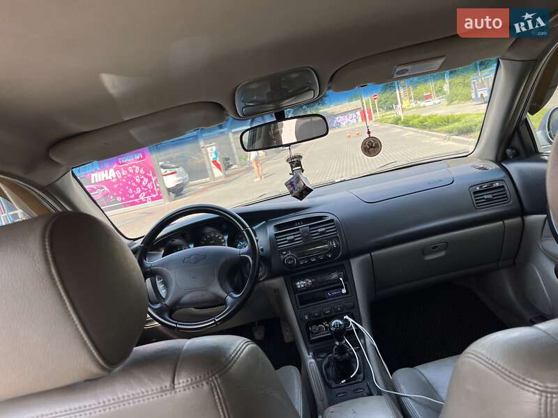 Седан Chevrolet Evanda 2005 в Днепре