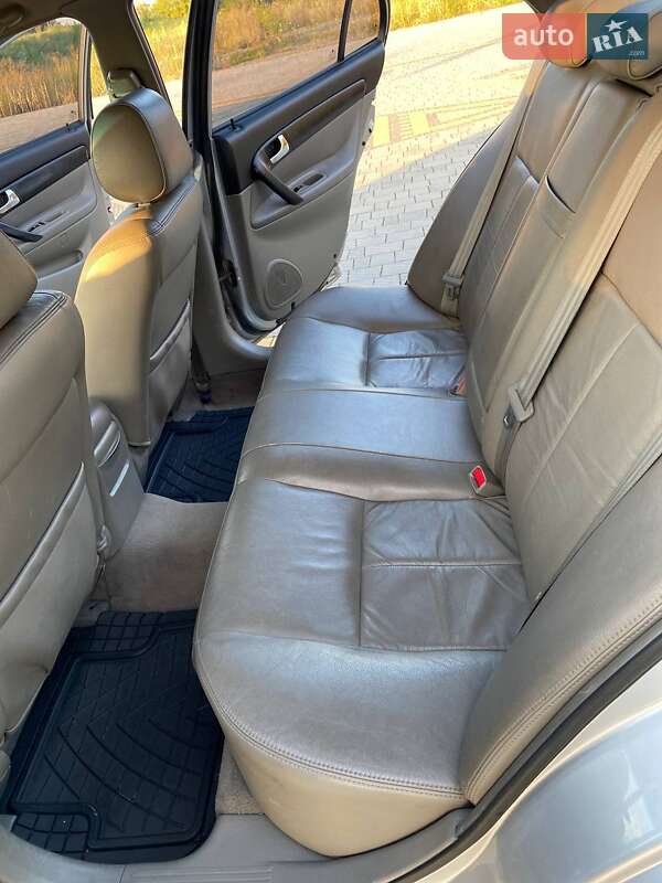 Седан Chevrolet Evanda 2005 в Стрые